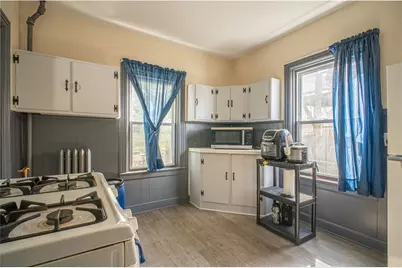 36 Hamilton Street, Providence, RI 02907 - Photo 9