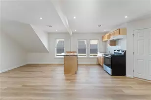 30 Allen Ave, Pawtucket, RI 02860 - Photo 5