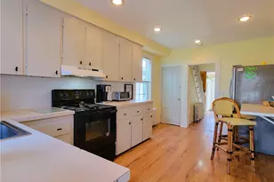 676 Thames St, Newport, RI 02840 - Photo 5