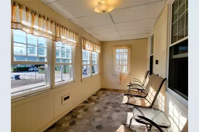 676 Thames Street, Newport, RI 02840 - Photo 3