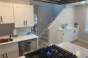33 Van Zandt Ave, Newport, RI 02840 - Photo 7