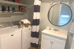 33 Van Zandt Ave, Newport, RI 02840 - Photo 5