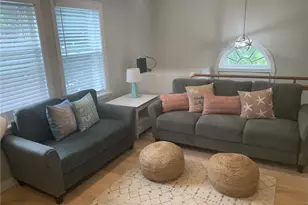 33 Van Zandt Ave, Newport, RI 02840 - Photo 3