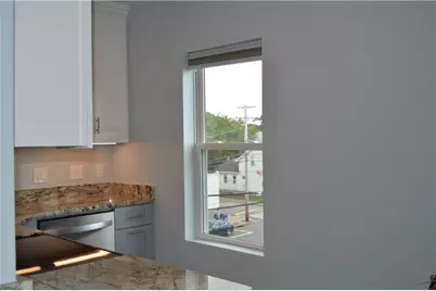 581 Central Avenue #3R, Pawtucket, RI 02861 - Photo 3