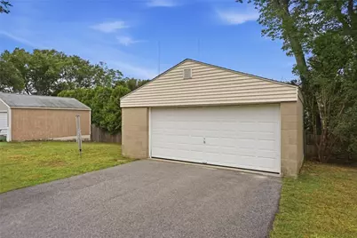 22 Larchmere Drive, East Providence, RI 02916 - Photo 5