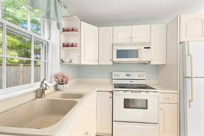 364 Bellevue Avenue #D103E, Newport, RI 02840 - Photo 7
