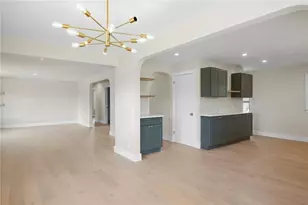 250 E View Ave, Cranston, RI 02920 - Photo 11
