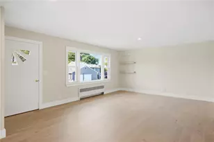 250 E View Ave, Cranston, RI 02920 - Photo 13