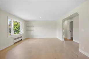250 E View Ave, Cranston, RI 02920 - Photo 17