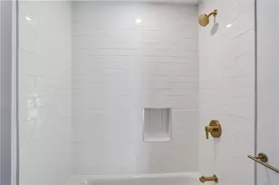 250 E View Ave, Cranston, RI 02920 - Photo 29