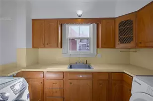 350 Broadway, Newport, RI 02840 - Photo 35