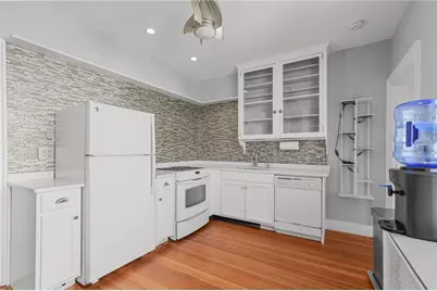 350 Broadway, Newport, RI 02840 - Photo 25