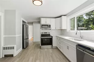 41 Custer St, Warwick, RI 02889 - Photo 5
