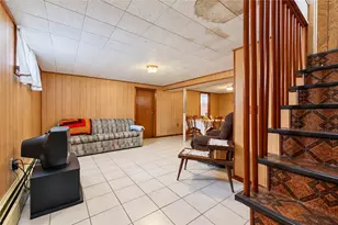 105 Dorman Ave, North Providence, RI 02904 - Photo 15
