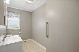87 N Bend St, Pawtucket, RI 02860 - Photo 3