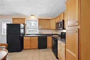 87 N Bend St, Pawtucket, RI 02860 - Photo 7