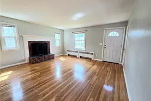23 Shortway Dr, West Warwick, RI 02893 - Photo 3