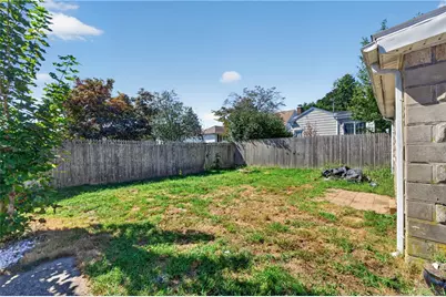 27 Ferncrest Boulevard, North Providence, RI 02911 - Photo 15