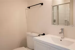 15 Cranston Ave, Newport, RI 02840 - Photo 11
