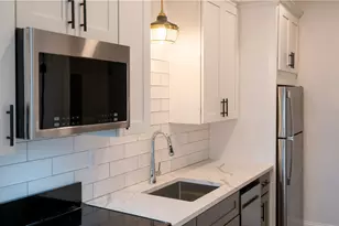 15 Cranston Ave, Newport, RI 02840 - Photo 9