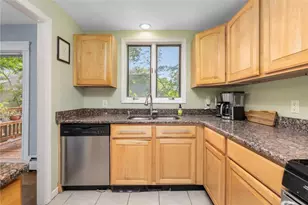 249 8th St, Providence, RI 02906 - Photo 15
