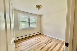 1069 Green End Ave, Middletown, RI 02842 - Photo 9