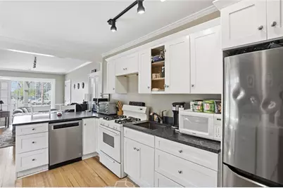 192 Washington Road, Barrington, RI 02806 - Photo 17