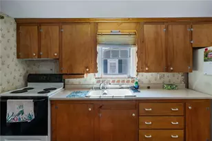 147 Bloodgood St, Pawtucket, RI 02861 - Photo 9
