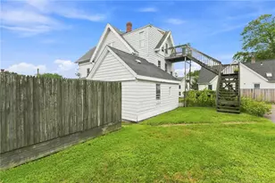 18 Spring St, Westerly, RI 02891 - Photo 3