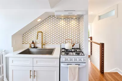 9 Whitfield Place #5, Newport, RI 02840 - Photo 5