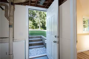 64 Perkins Ave, Cranston, RI 02910 - Photo 27