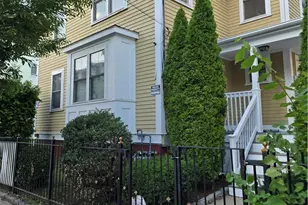 98 Hamilton St, Providence, RI 02907 - Photo 3