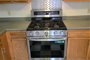 98 Hamilton St, Providence, RI 02907 - Photo 13
