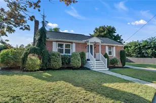 204 Knollwood Ave, Cranston, RI 02910 - Photo 1