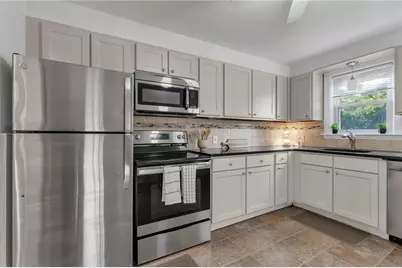 204 Knollwood Avenue, Cranston, RI 02910 - Photo 3