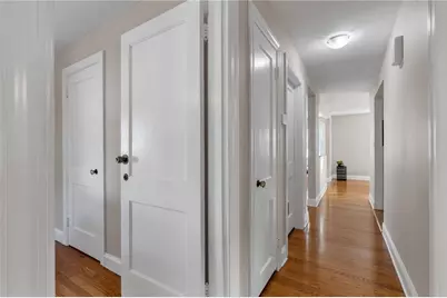 204 Knollwood Avenue, Cranston, RI 02910 - Photo 9