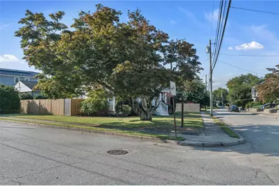 204 Knollwood Avenue, Cranston, RI 02910 - Photo 43