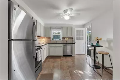 204 Knollwood Avenue, Cranston, RI 02910 - Photo 31