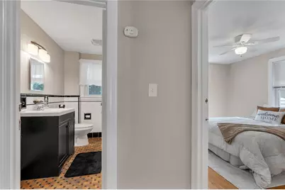 204 Knollwood Avenue, Cranston, RI 02910 - Photo 25