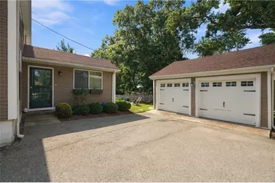 698 High Street, Cumberland, RI 02864 - Photo 37