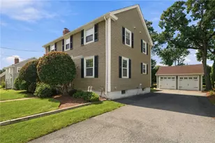 698 High St, Cumberland, RI 02864 - Photo 3