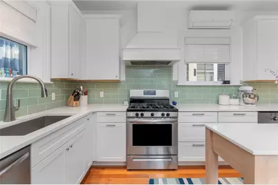 46 Corne Street, Newport, RI 02840 - Photo 13