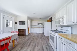 27 Barney St, Warren, RI 02885 - Photo 21