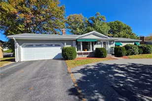 19 Roger Williams Dr, Smithfield, RI 02828 - Photo 1