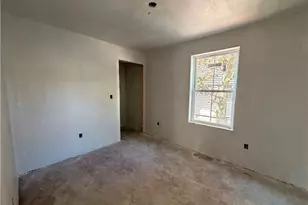 27 Carter St, Providence, RI 02907 - Photo 9
