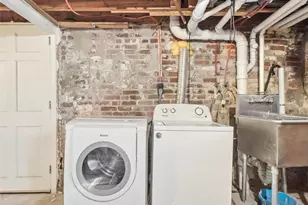 81 Jenkins St, Providence, RI 02906 - Photo 25