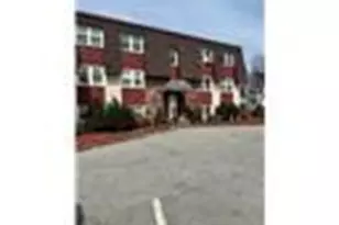 422 Smithfield Rd, Pawtucket, RI 02860 - Photo 1