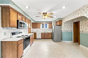 357 Old River Rd, Lincoln, RI 02838 - Photo 15