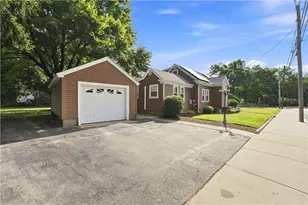 357 Old River Rd, Lincoln, RI 02838 - Photo 3
