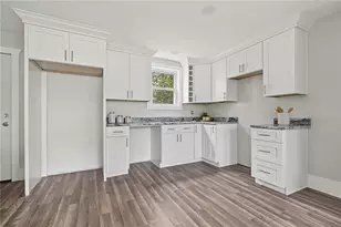 42 Sisson St, Pawtucket, RI 02860 - Photo 3
